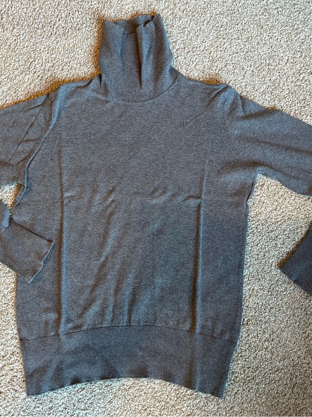 H&M women’s Gray charcoal Knit turtleneck Sweater – Size L